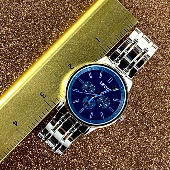 Izod Men’s Watch - Picture 8 of 8